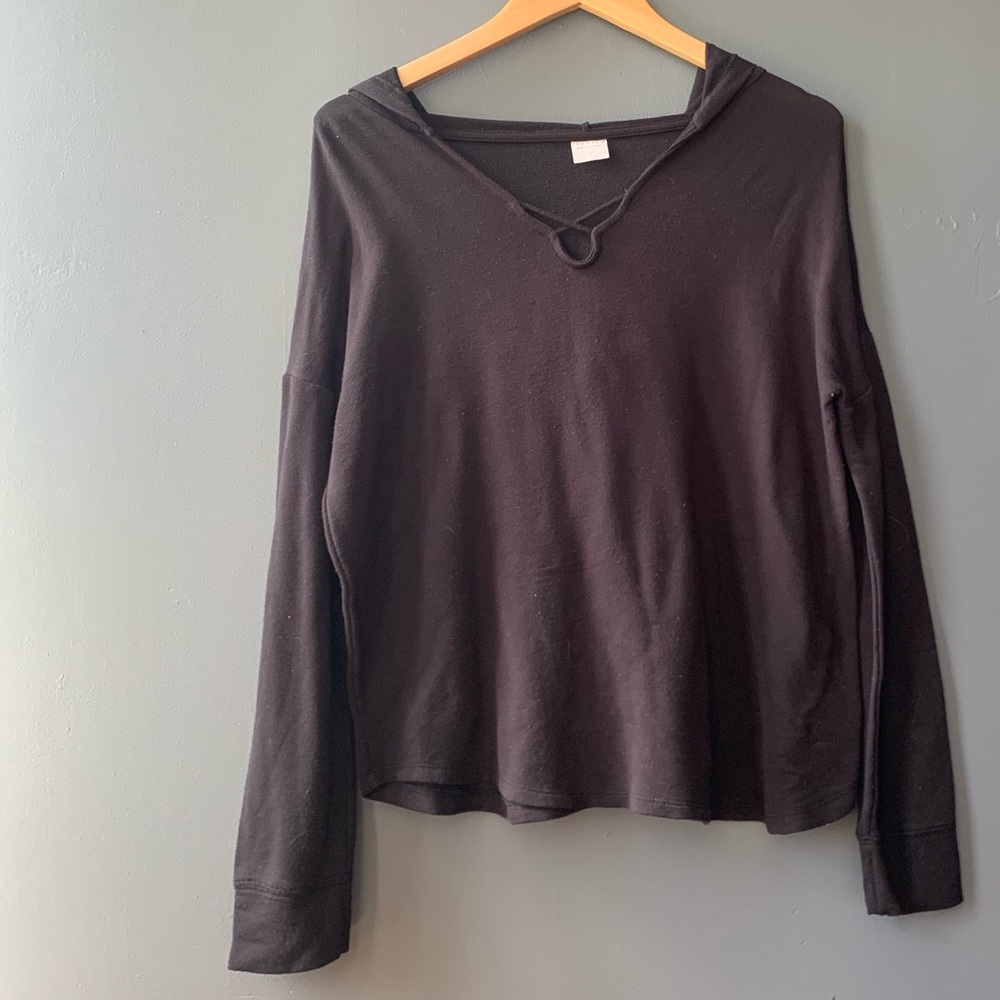 Long sleeve hooded tee